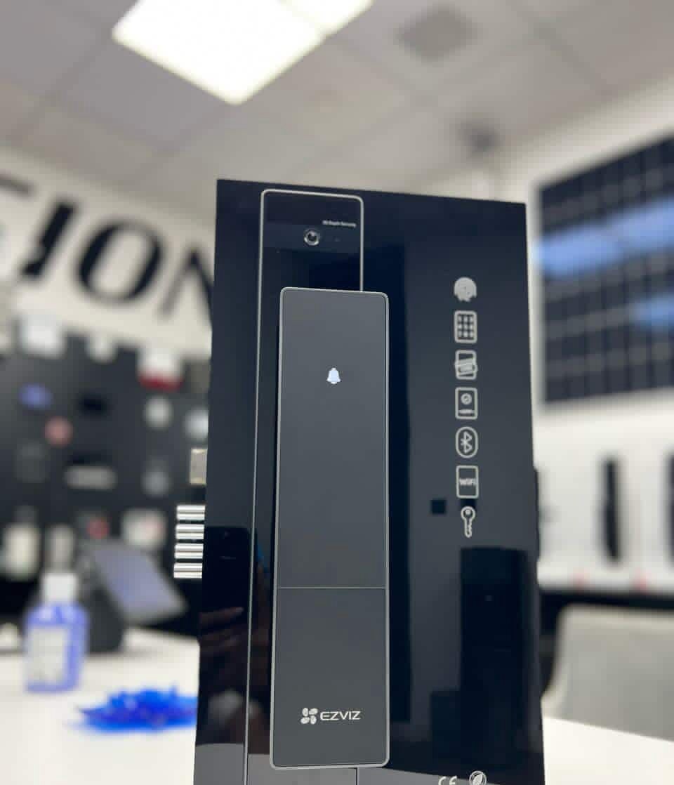 EZVIZ Smart Lock M-Series (Camera + Bluetooth + Card)